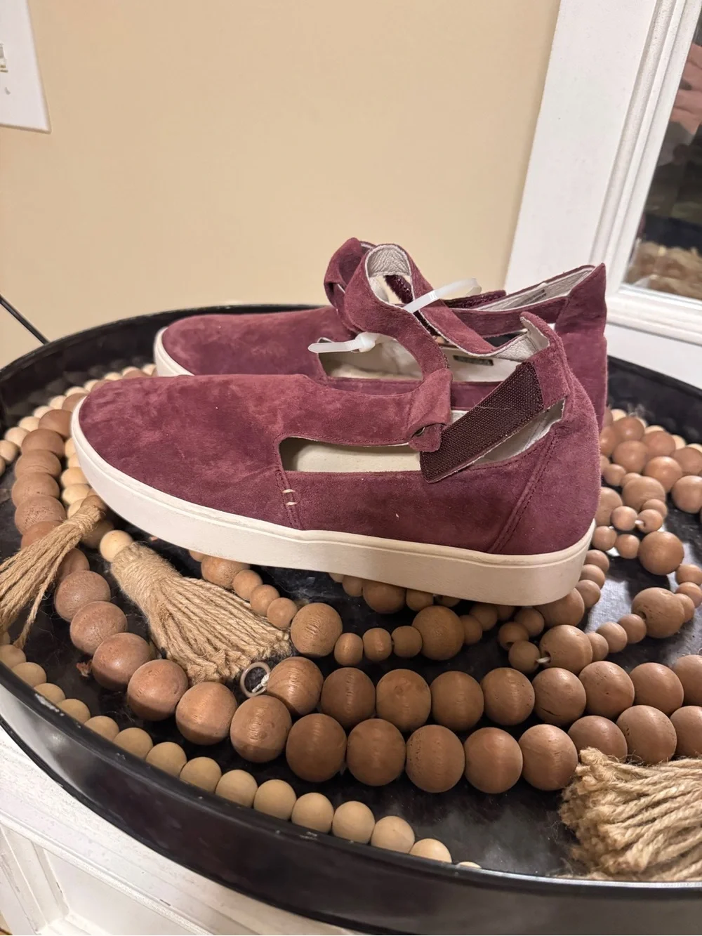 Spenco Indio Suede Women's Sneakers size 10 brand new